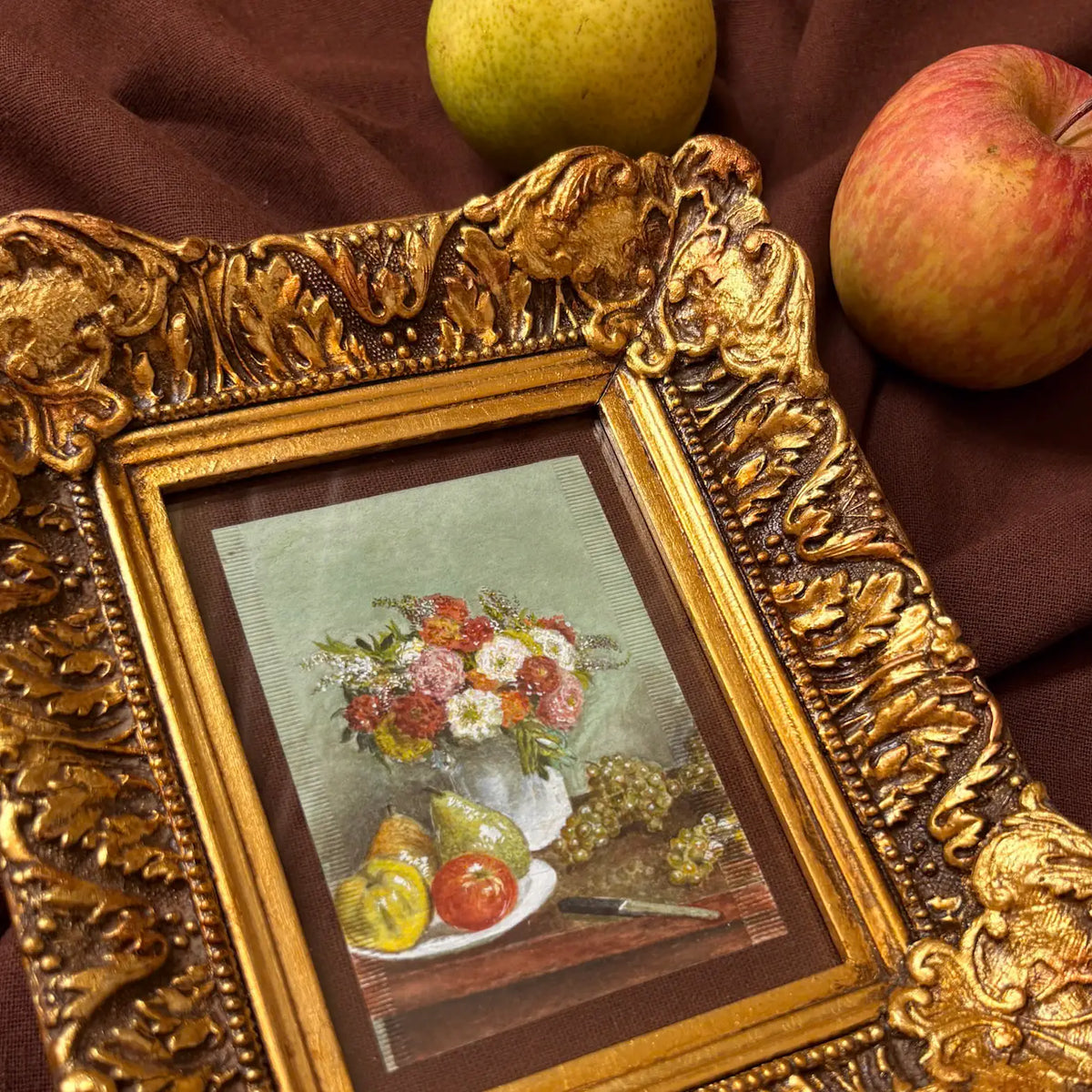 "Flores e frutas"  (1865), releitura de Henri Fantin-Latour